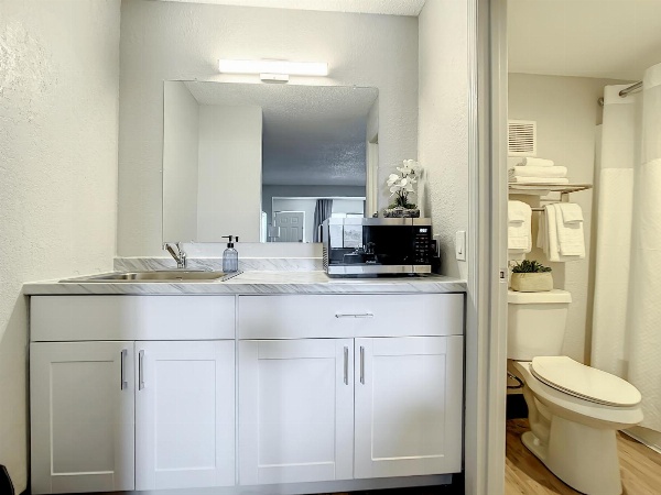 Stayable Suites Kissimmee West image 5